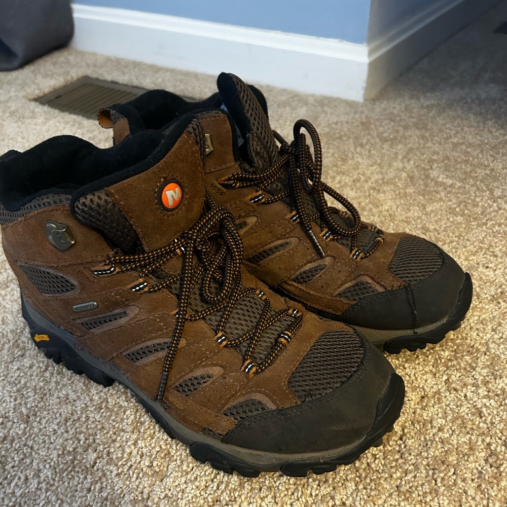 Merrell Brown Men’s Hiking Boots with Black Accents